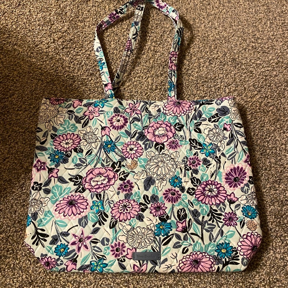 Vera Bradley Essential Tote Bag